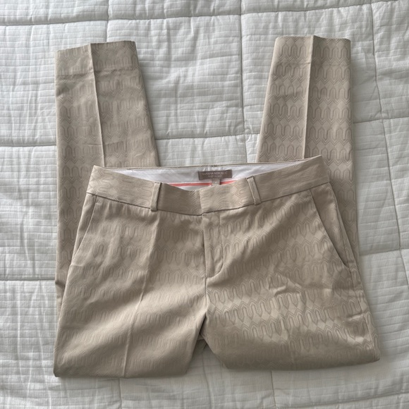 Banana Republic Pants - Banana Republic textured beige hampton pant trousers, size 4